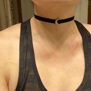 Choker necklace 